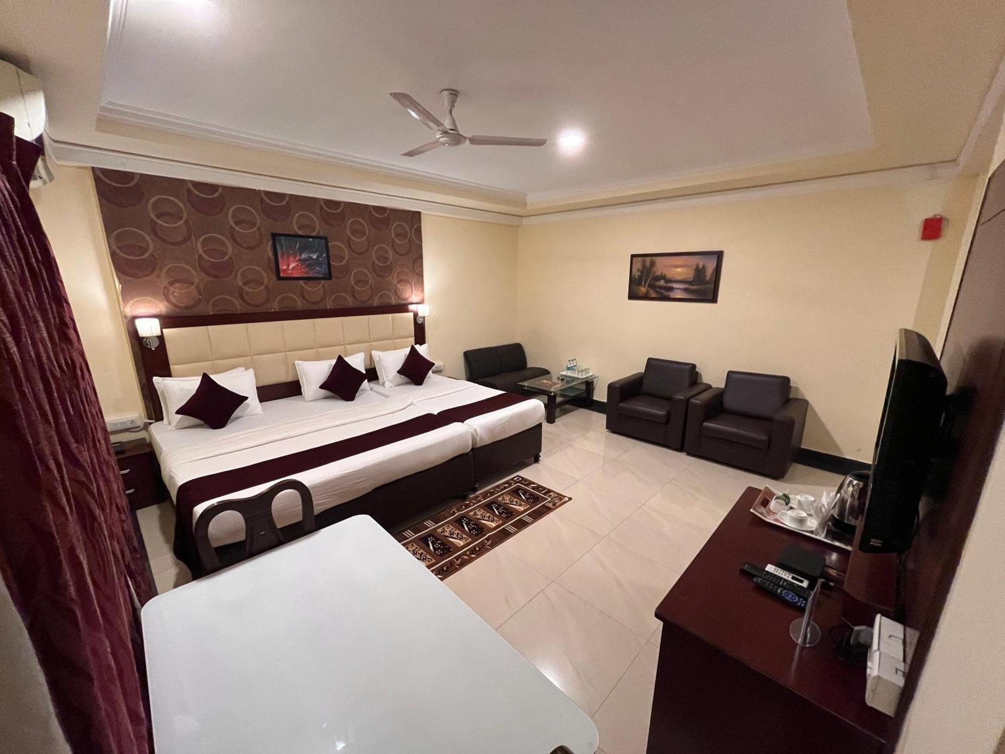 Ananya Comfortss Hospet Exterior foto