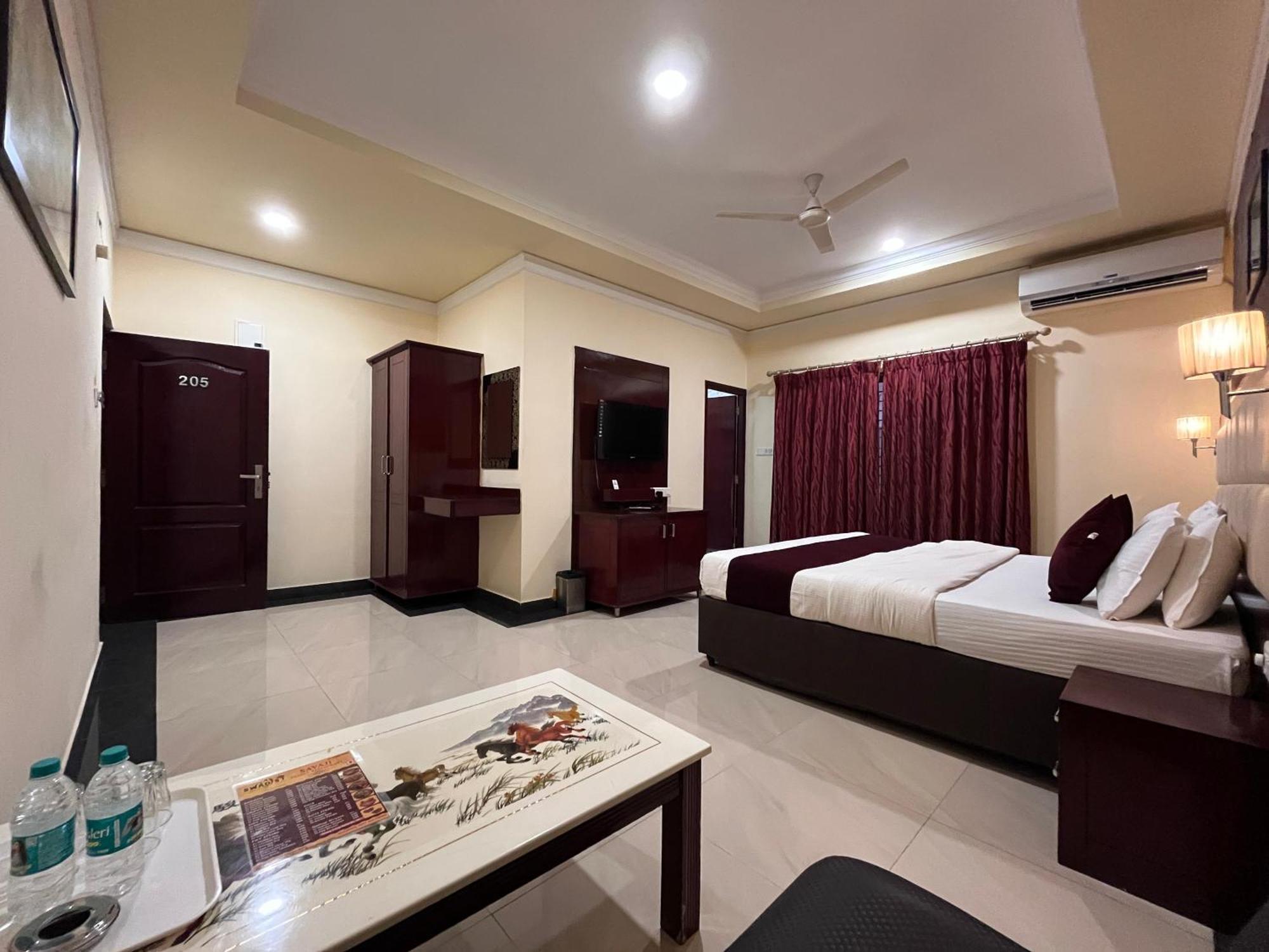 Ananya Comfortss Hospet Exterior foto