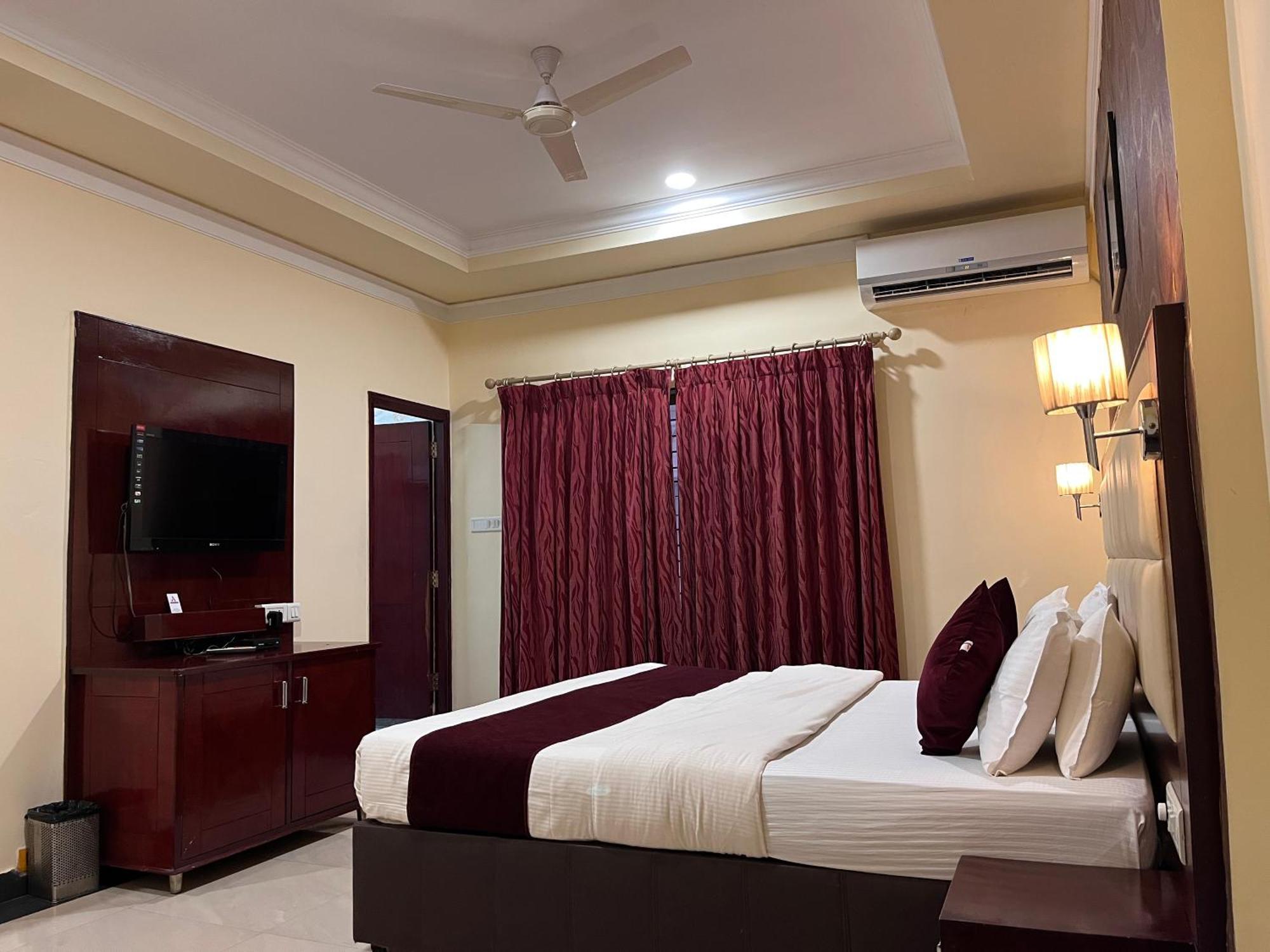 Ananya Comfortss Hospet Exterior foto
