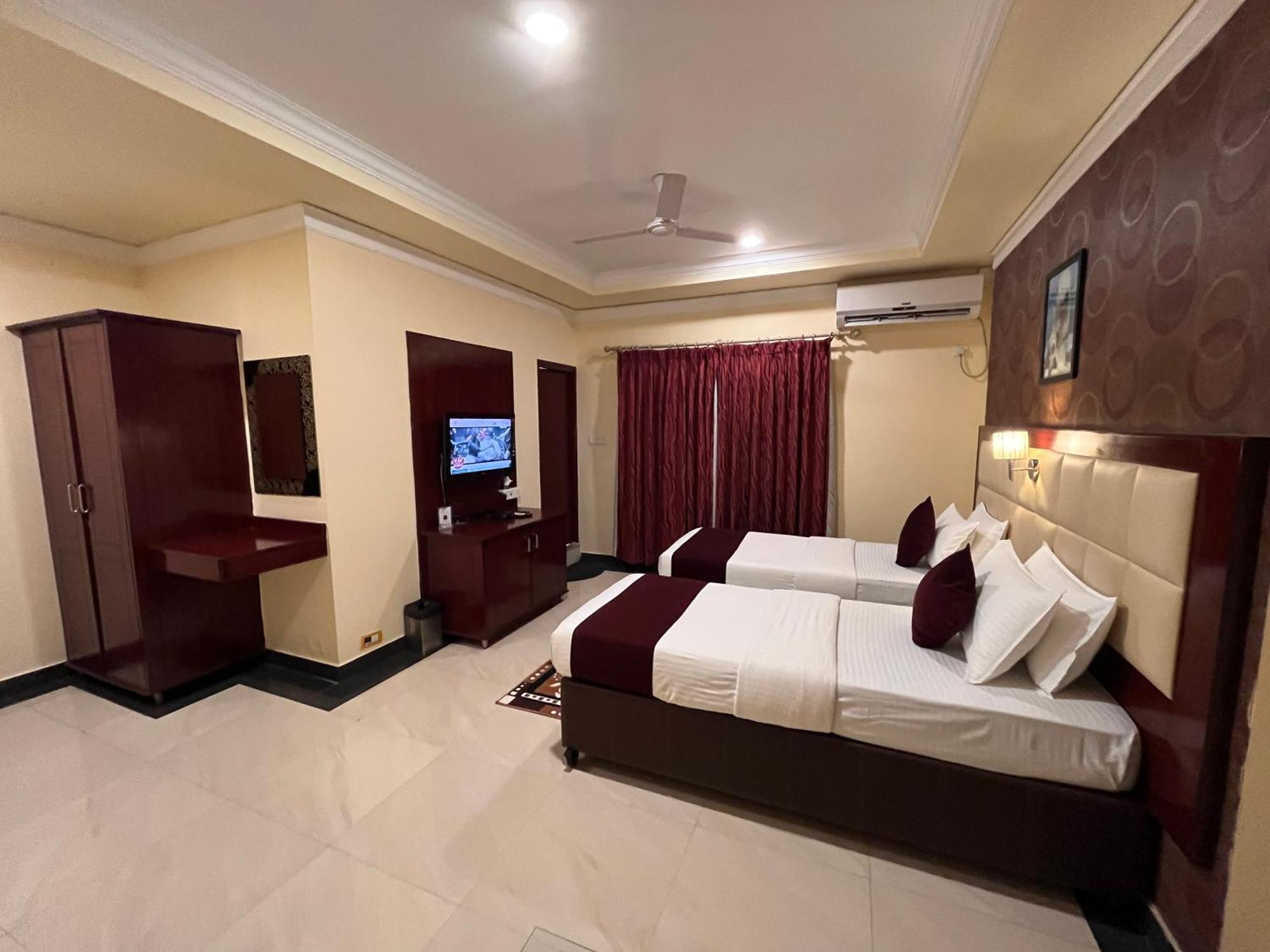 Ananya Comfortss Hospet Exterior foto